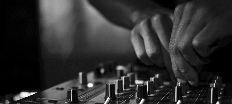 YOU CAN ADD LOVELY CAPTIONS TO EACH SLIDE